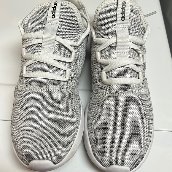 Adidas Cloudfoam women’s size 9.5 - Picture 2 of 4